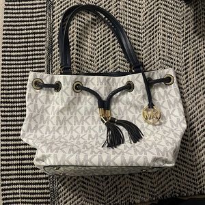 Michael Kors Large Shoulder Bag (Navy and White)